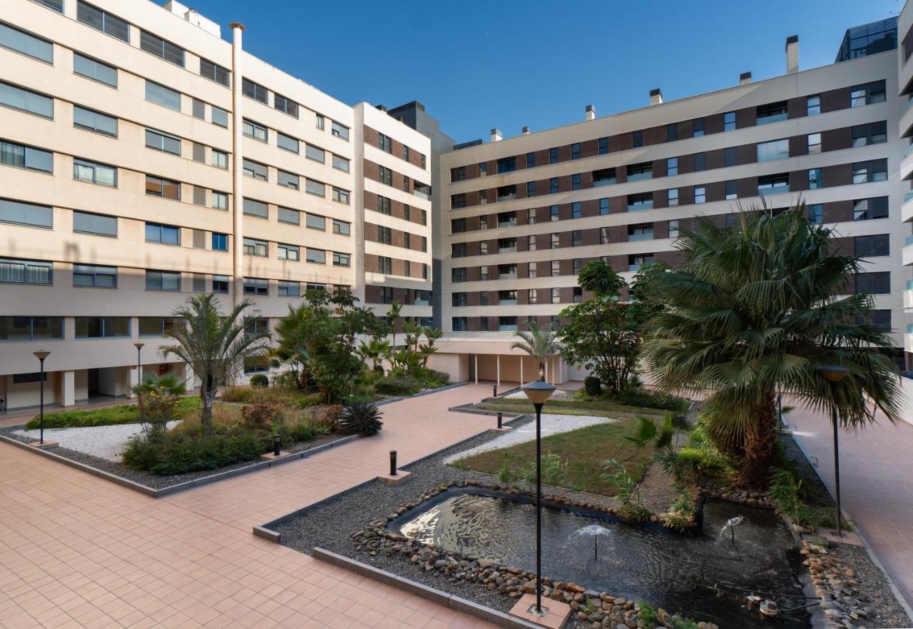 Апартаменты Malaga Centro Maria Zambrano Экстерьер фото